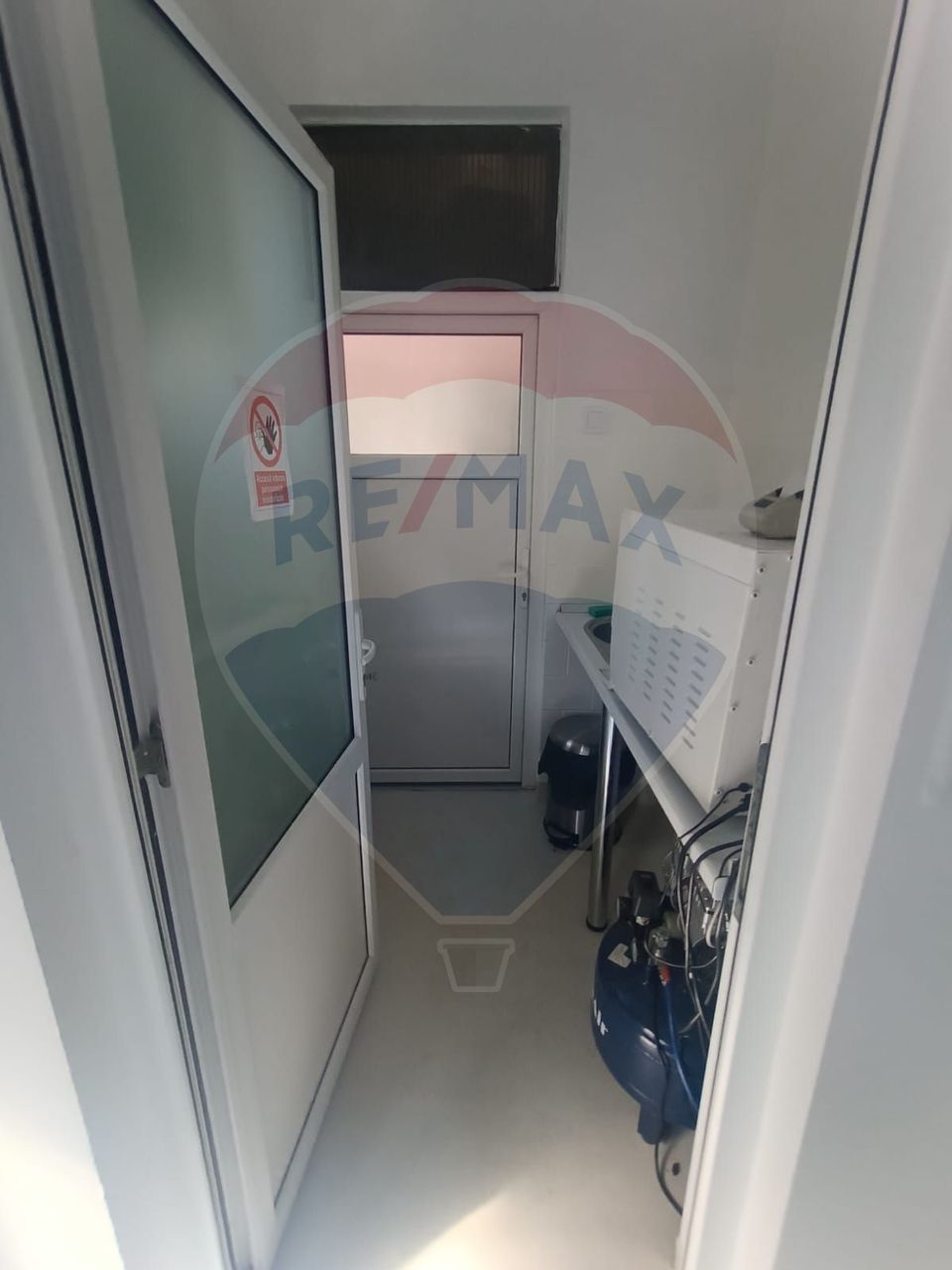 81sq.m Commercial Space for rent, Central area