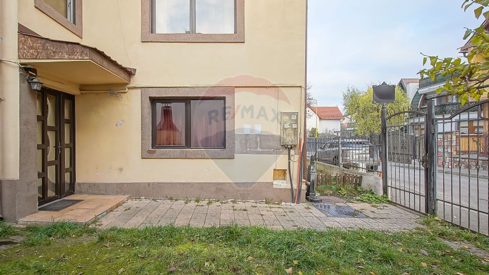 Casă / Vilă cu 12 camere de vânzare în zona Astra