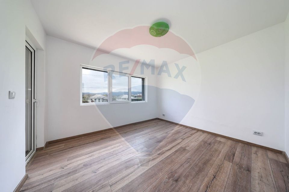 4 room House / Villa for sale