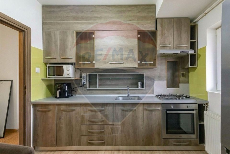 Apartament spațios cu 3 camere, 61 mp, mansardă în zona Iullius Mall