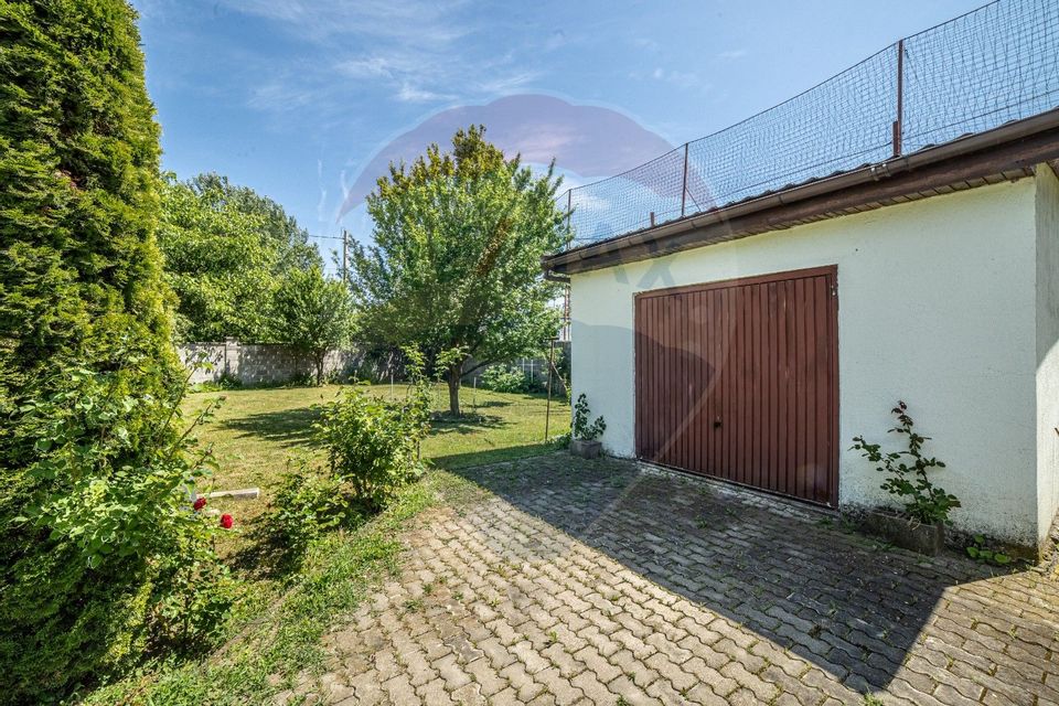 Casă cochetă de vânzare, teren 954 mp, posibil parcelare, în Subcetate