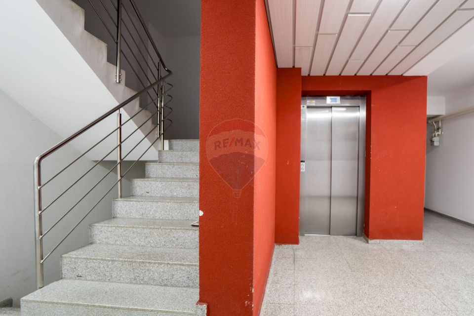 Apartament 3 camere cu 2 locuri de parcare si boxa Coresi