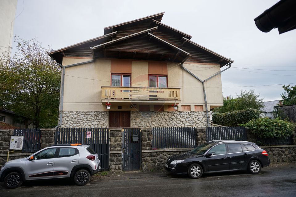 Casă cu 5 camere de vânzare/ Str. Vasile Alecsandri