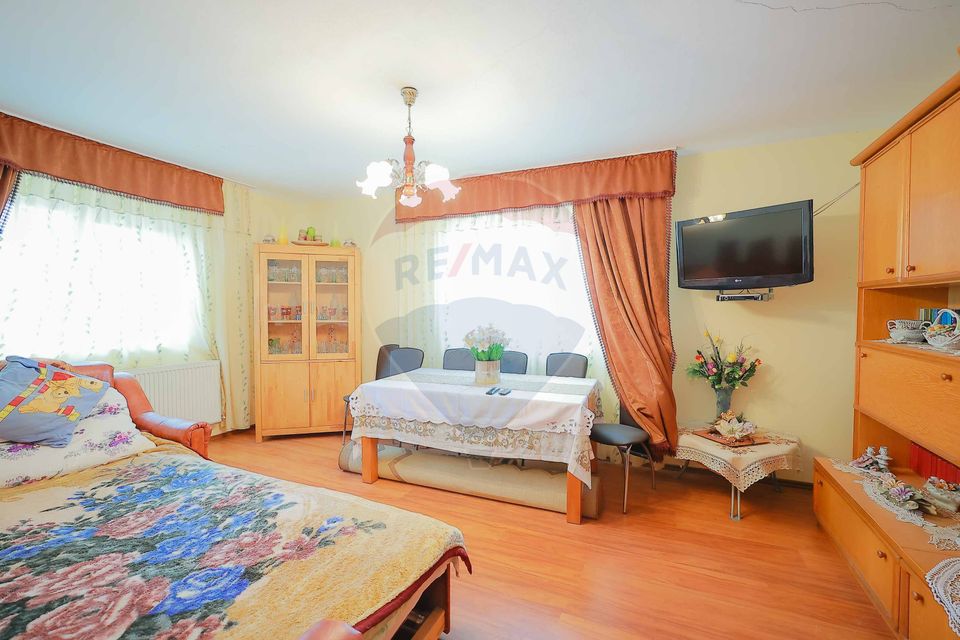Casă cu 4 camere din cărămidă, de vânzare în zona Bratca-Damiș