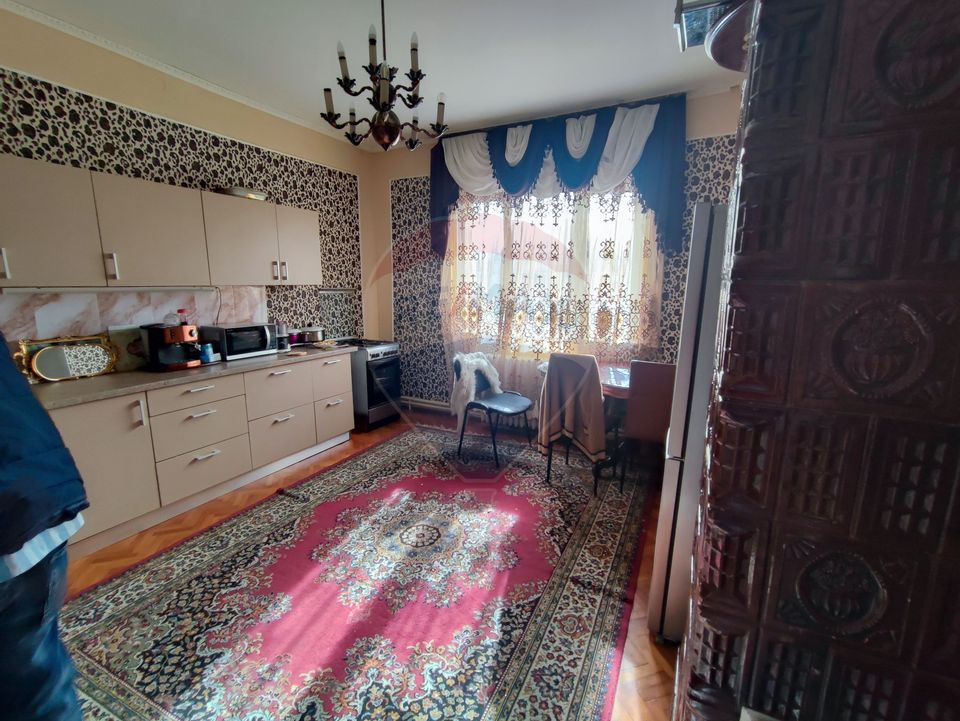 5 room House / Villa for sale, Central area