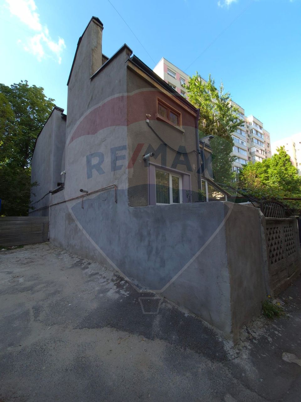 Casă / Vilă cu 11 camere de vânzare în zona Iancului