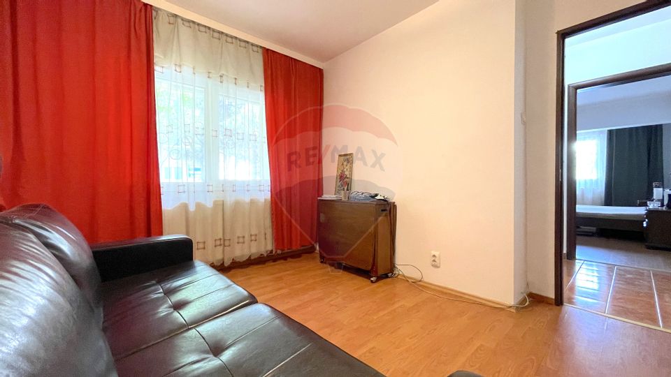 Apartament cu 3 camere de vânzare în Brașov, zonă centrală