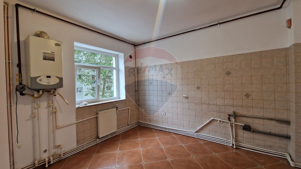 3-room apartment for sale in the Ozana area close to the metro