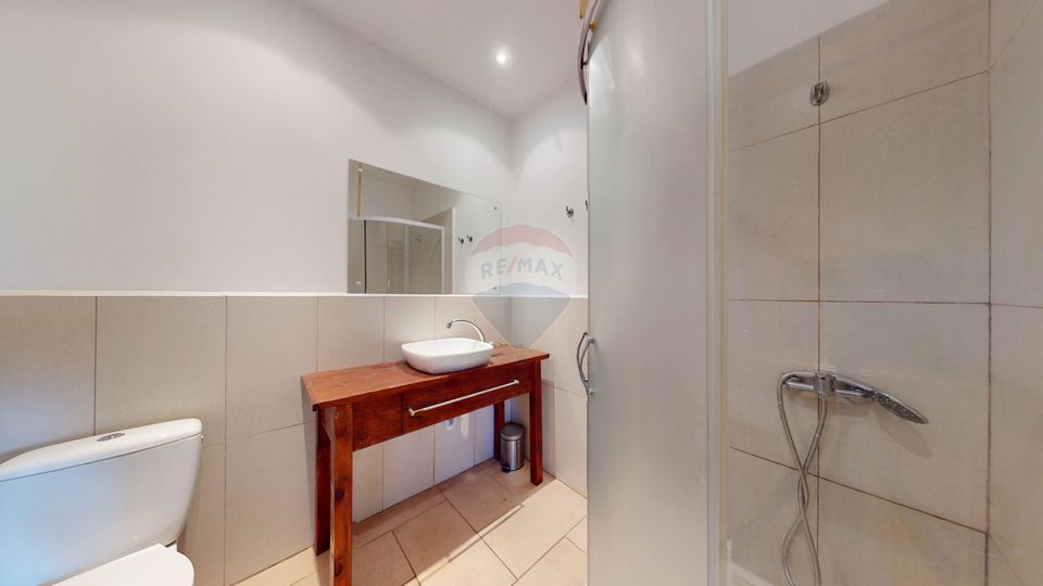 10 room Hotel / Pension for sale