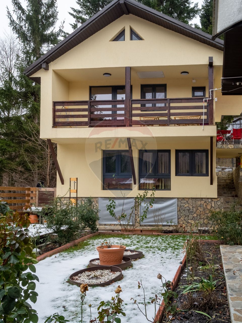 8 room House / Villa for sale, Valea Alba area