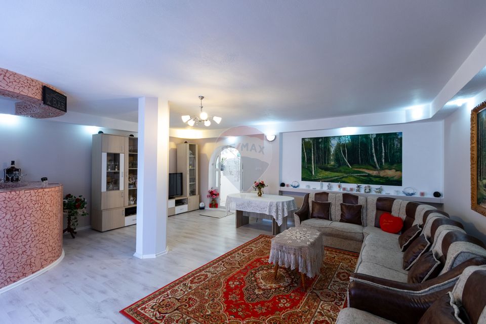 6 room House / Villa for sale