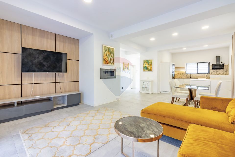 House / Villa with 5 rooms for sale, Laguna Albastra, str. Farms