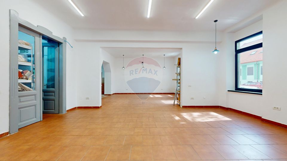 150sq.m Office Space for rent, Brasovul Vechi area