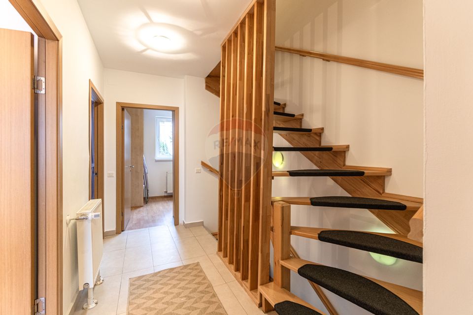 Apartament cu 6 camere de închiriat în zona Nouă – spațiu generos