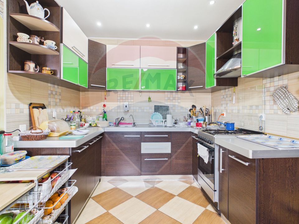 Casă / Vilă cu 6 camere de vânzare