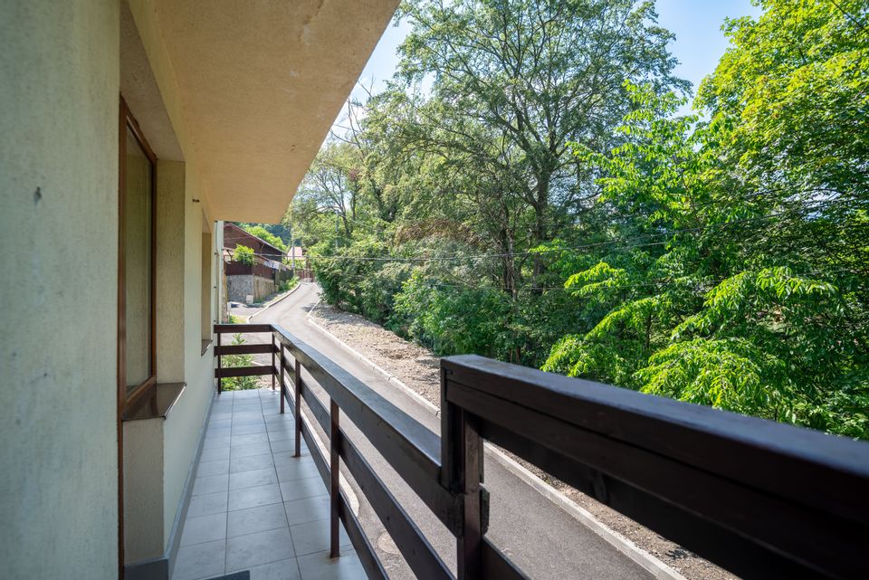 Apartament de Lux | Curte Privată, Garaj | Priveliște Superbă |Sinaia