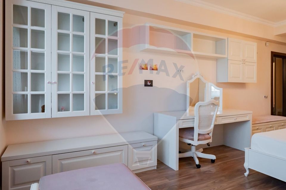 Penthouse de vanzare in Mamaia vedere frontala lac si marea Neagra