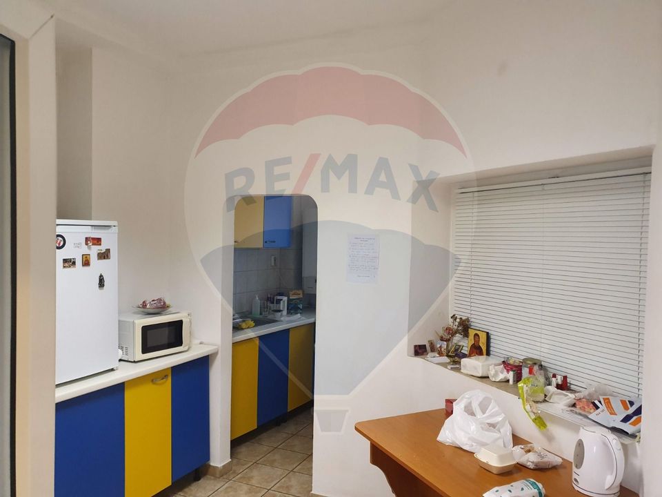 Inchiriez Apartament 4 camere in Piata Romana
