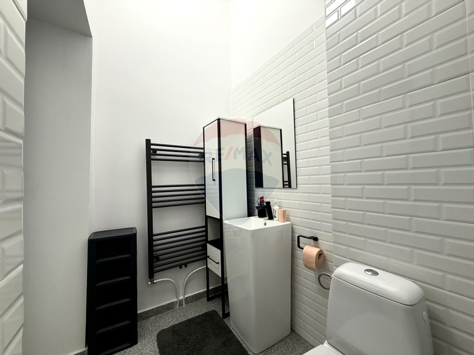 Apartament 2 camere ultracentral, împărțit în 2 unități – parcare