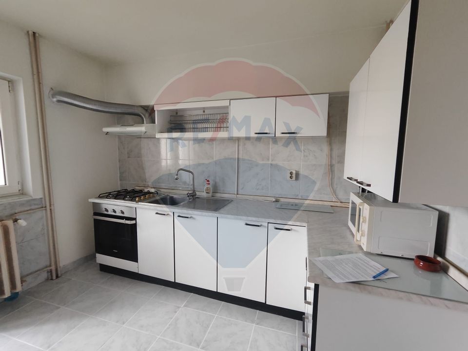 Apartament cu 3 camere de închiriat Stefan cel Mare