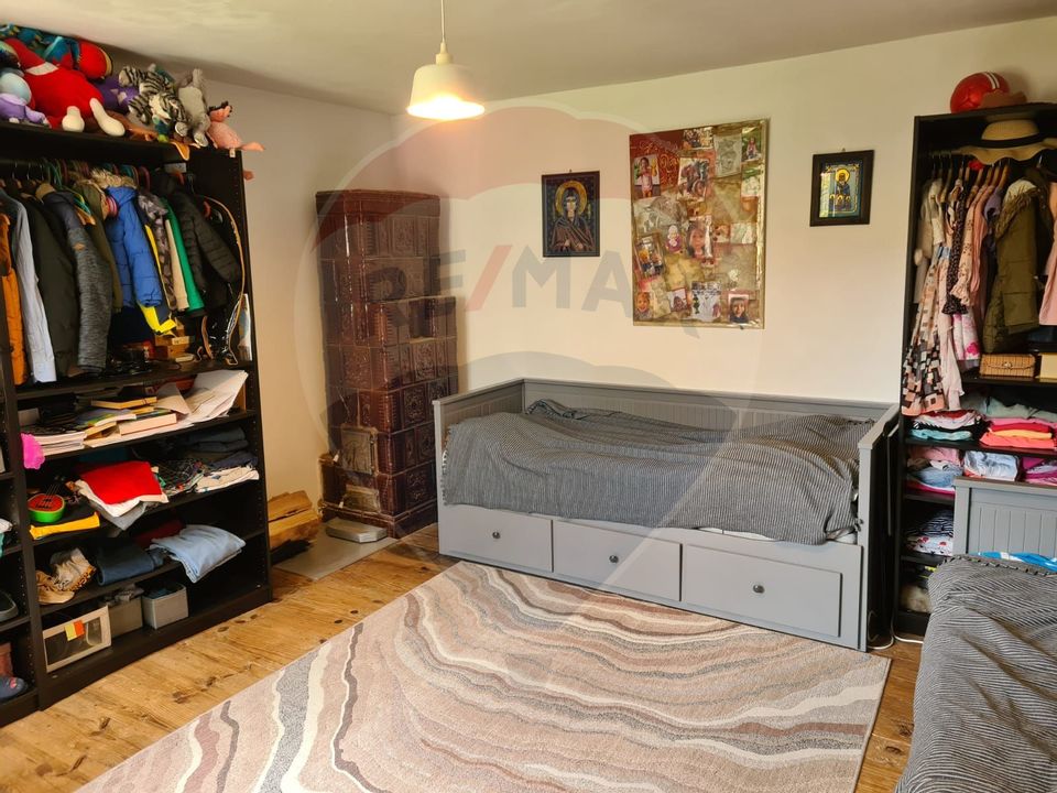 Vanzare casa  4 camere-microferma, cu panouri fotovoltaice