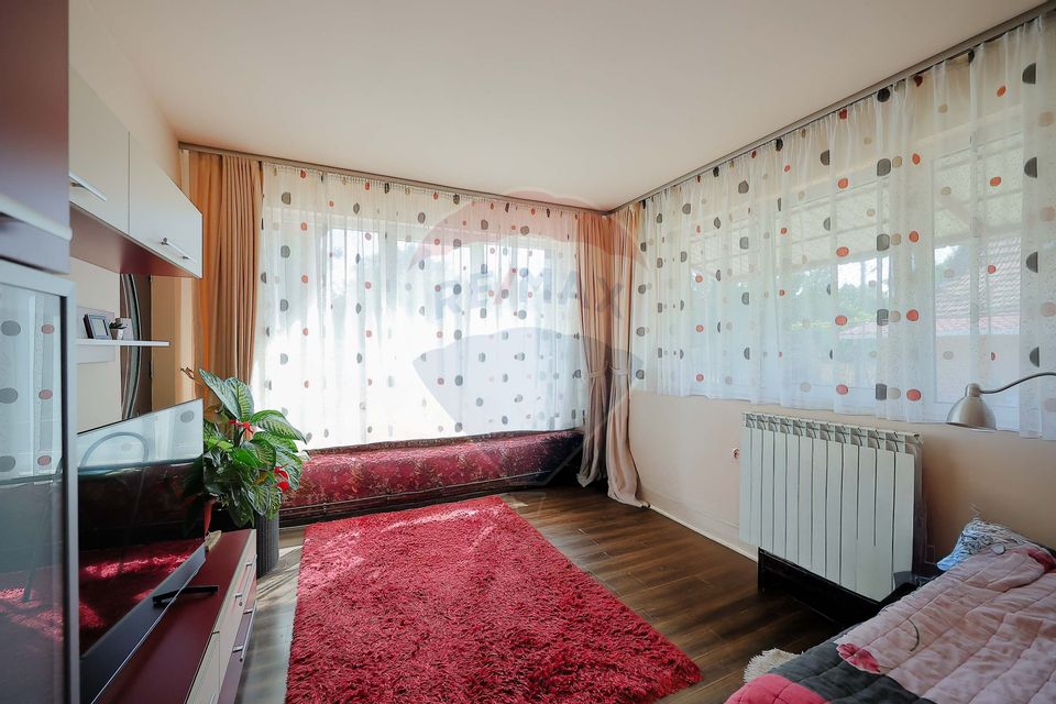 De vânzare casă cu 3 camere și teren 950 mp în Mihai Bravu