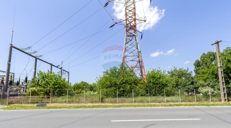 Proprietate versatilă cu casă, două hale și teren generos