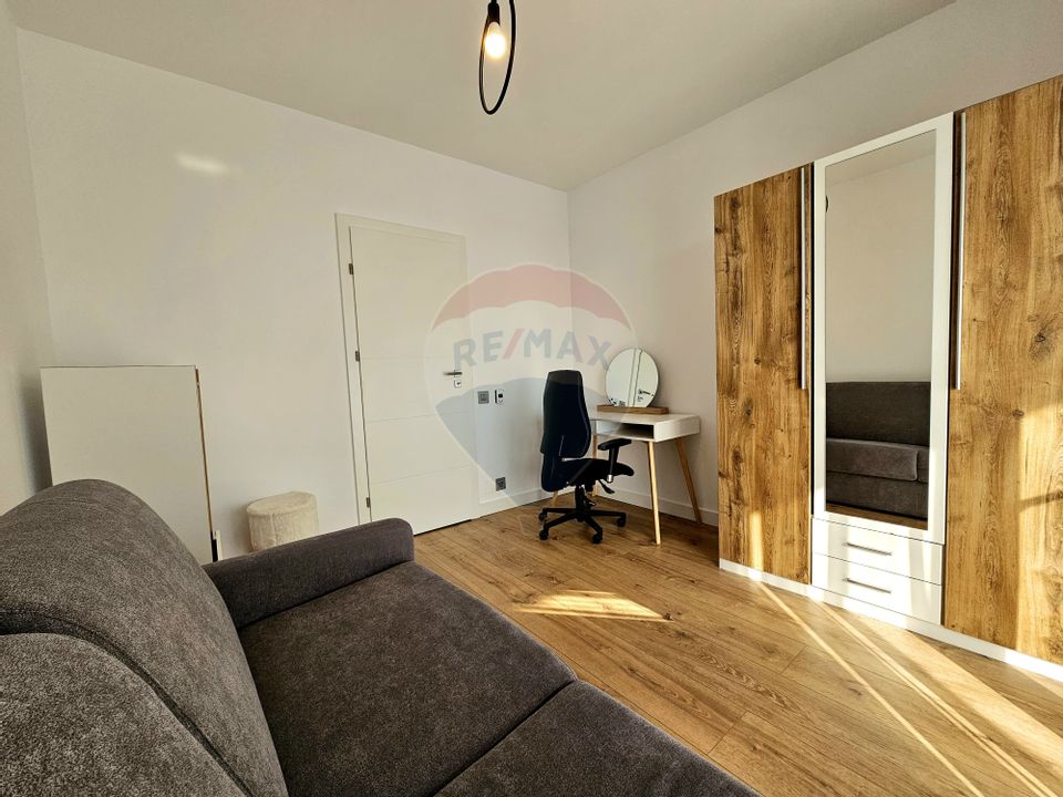 Penthouse superb cu 4 camere de închiriat în zona Andrei Muresanu