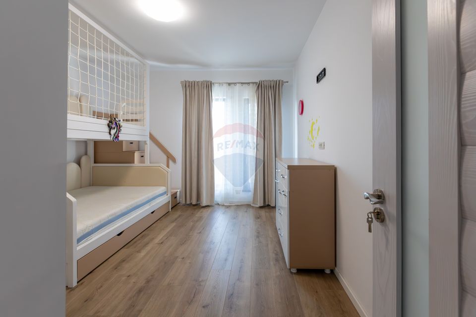 Casă de vânzare - 110 mp,  Serbanesti