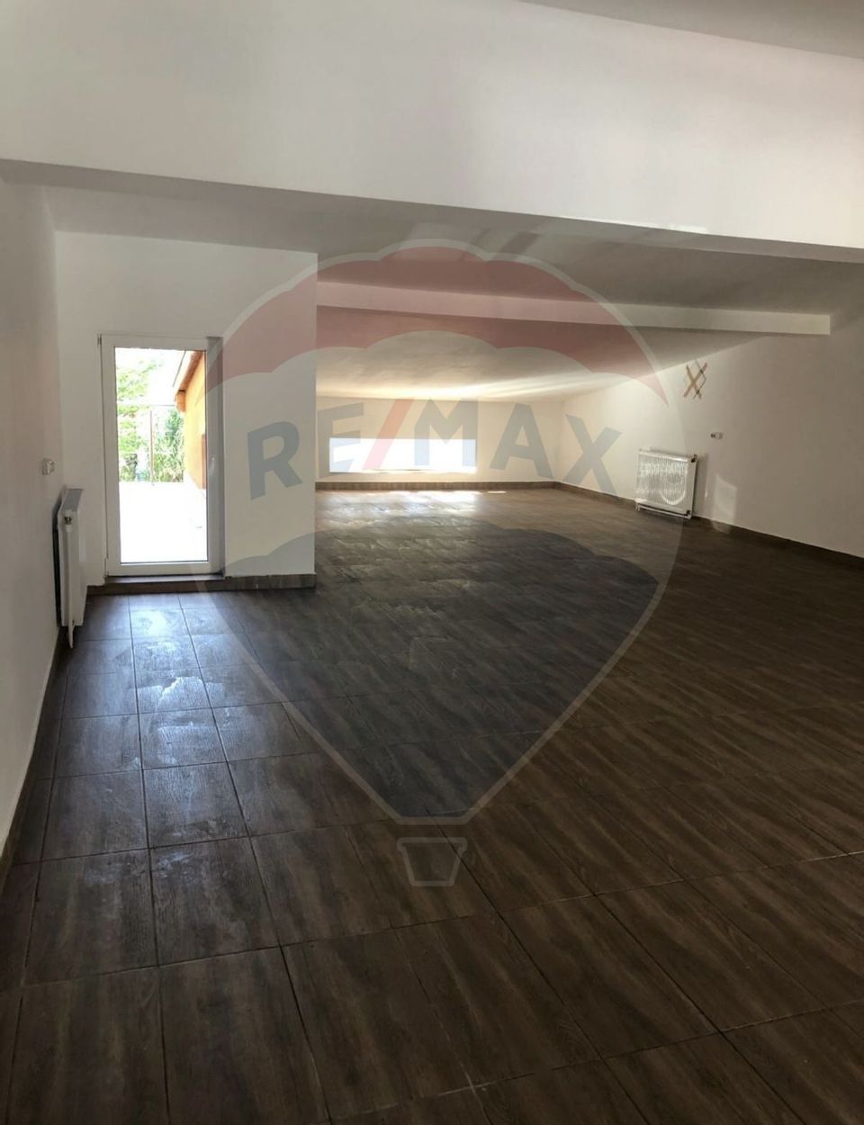 240sq.m Commercial Space for rent, Victoriei area