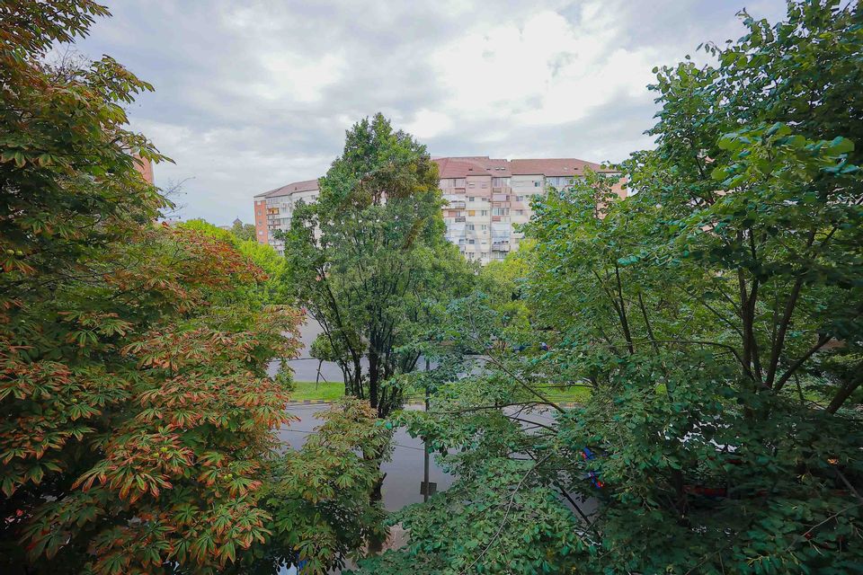 Apartament cu 3 camere de vânzare în zona Dacia