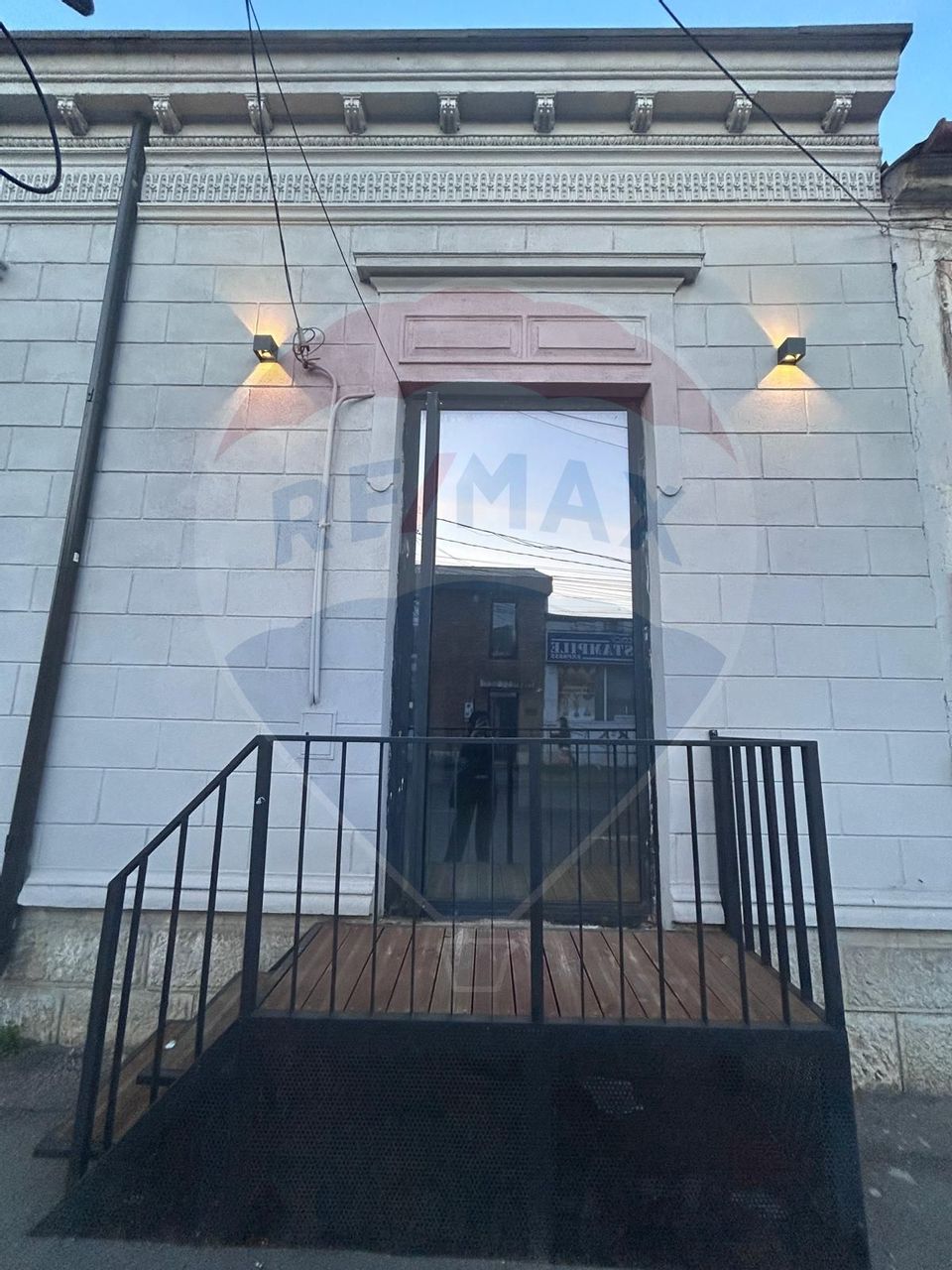 25sq.m Commercial Space for rent, Tomis Mall area