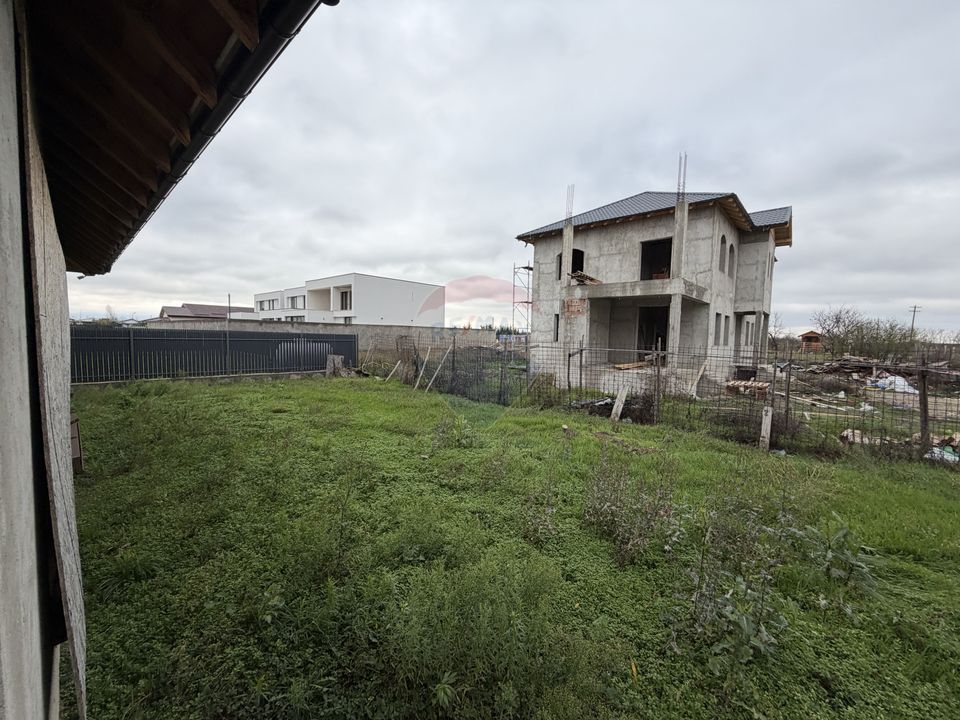 Casă / Vilă Caisului 90% gata