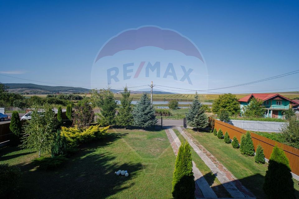 Casă / Vilă cu 5 camere de vânzare în zona Central