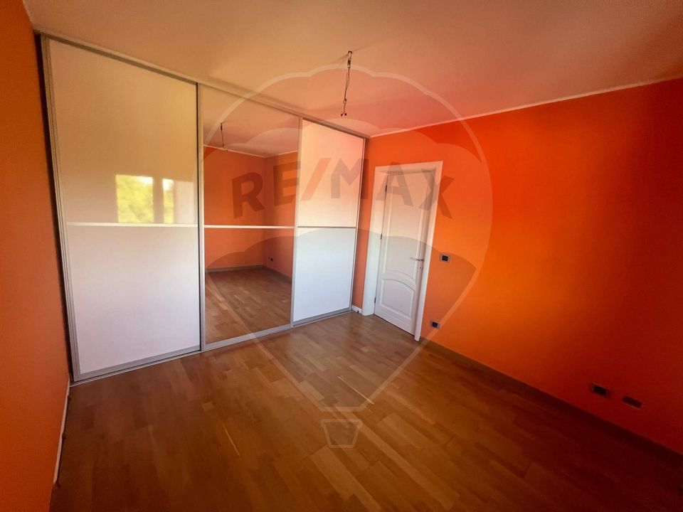 6 room House / Villa for sale