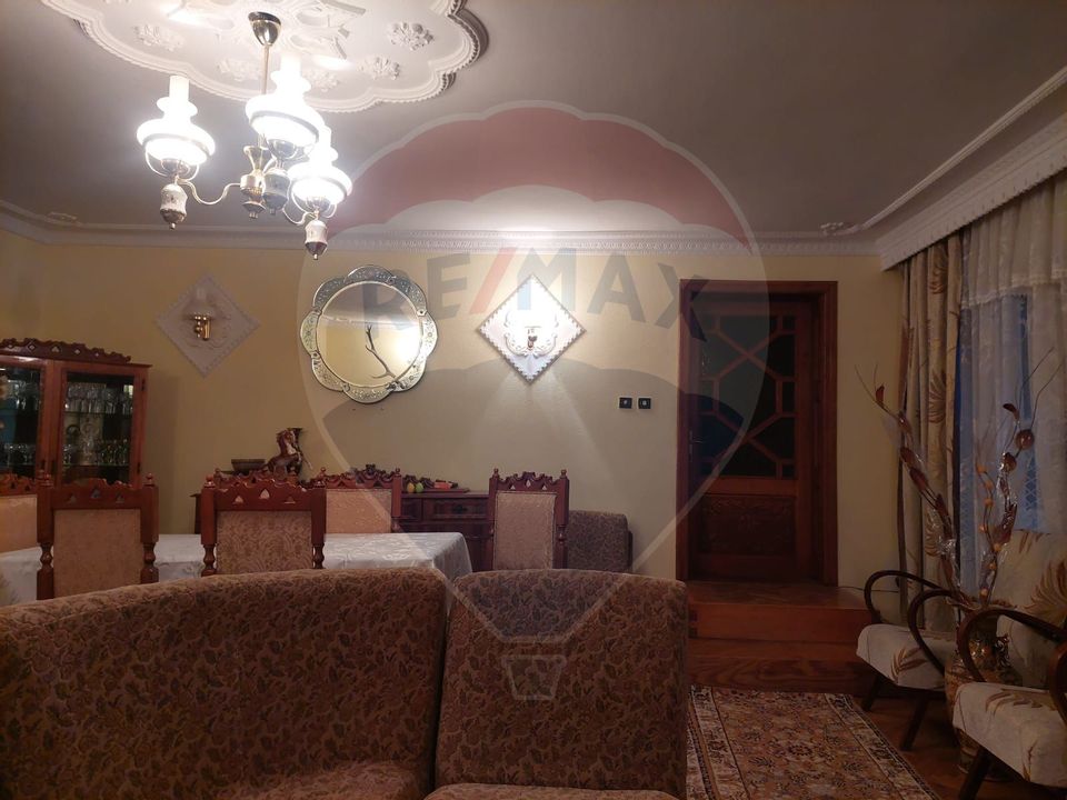 Casa de vanzare in Moinesti, jud. Bacau