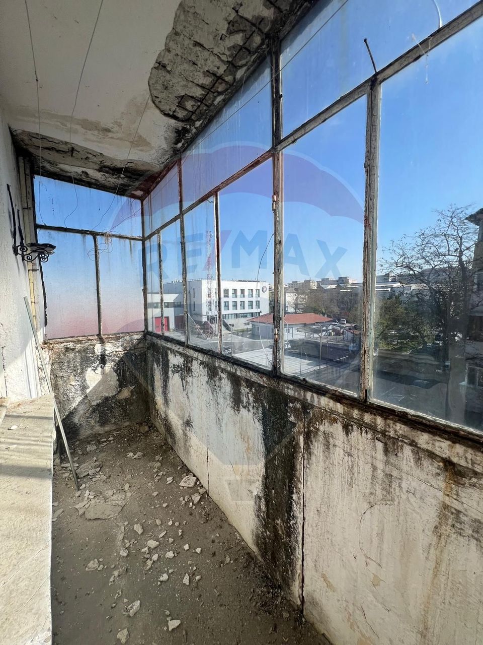 Apartament 3 camere în zona Pompieri