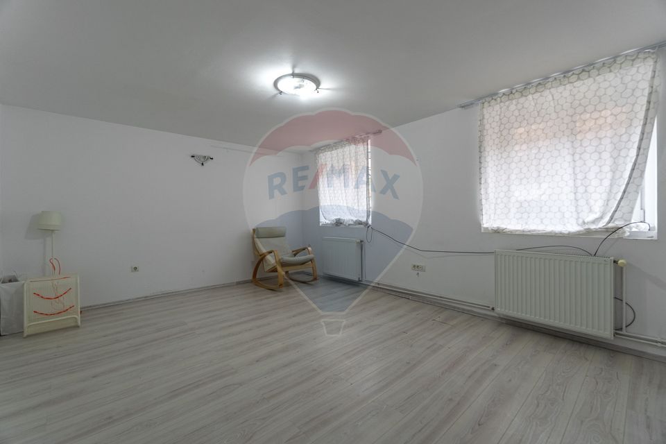 Garsonieră de închiriat– Strada Republicii 31/ Comision 0%