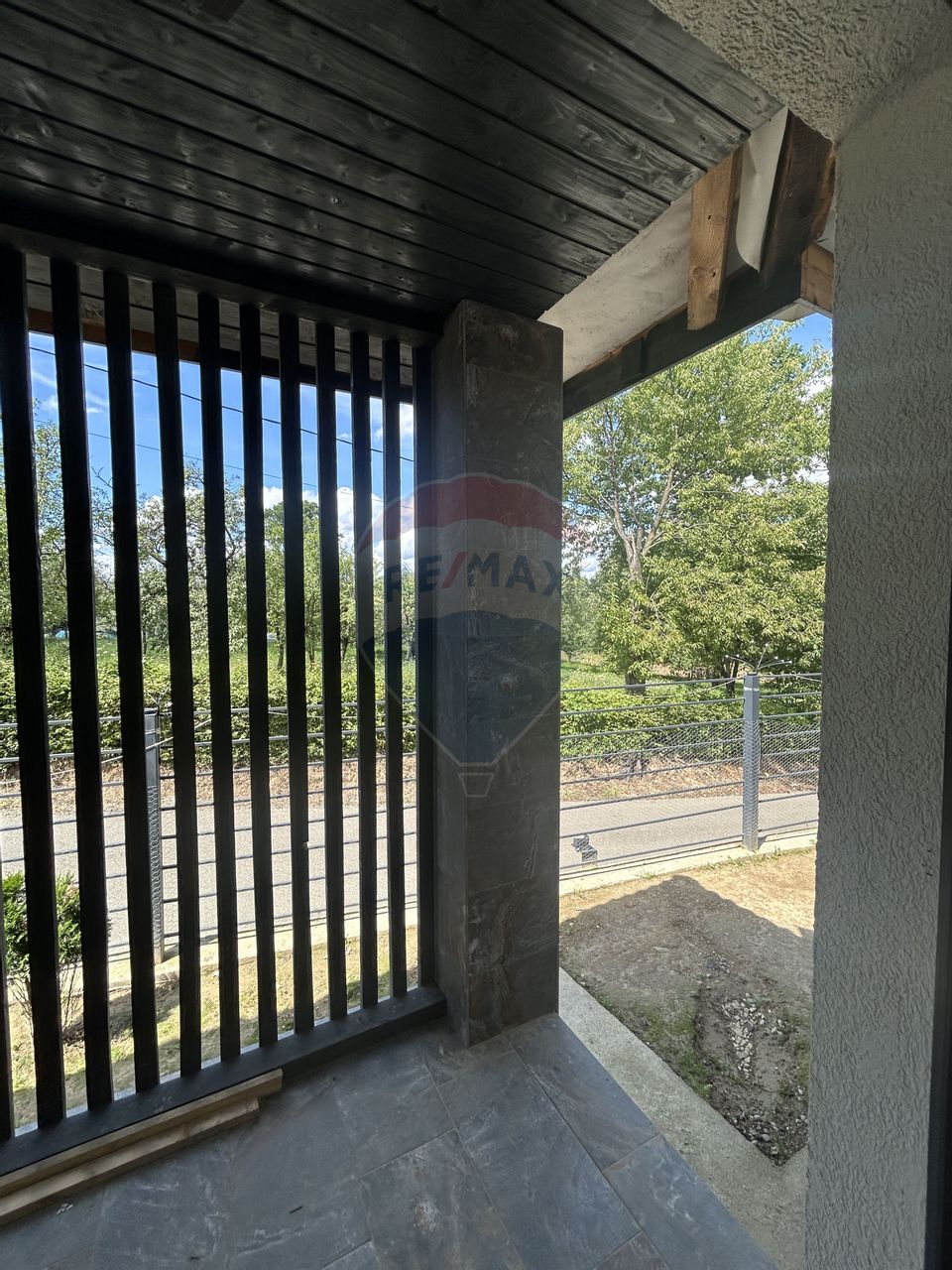 Casă finalizata pe un singur nivel, 14.5 ari teren – Satul Nou de Sus