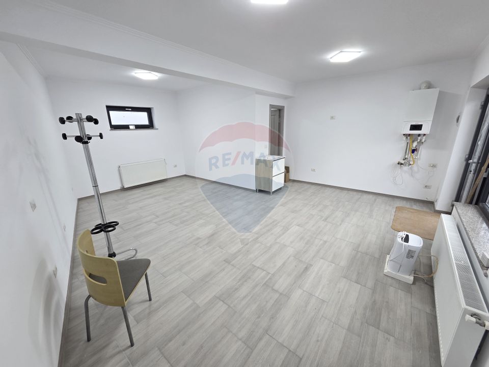 40sq.m Commercial Space for rent, Central area