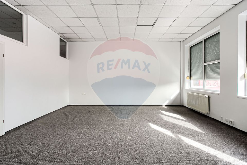 308sq.m Office Space for rent, UTA area