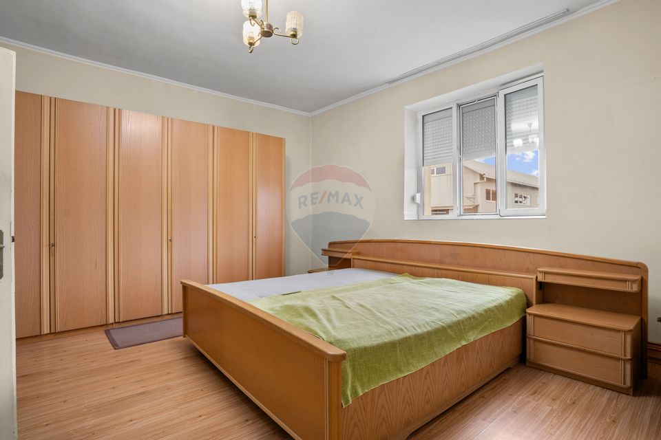 Casa si teren 2173 mp de vanzare in Tipar , la 12km de Chisineu Cris