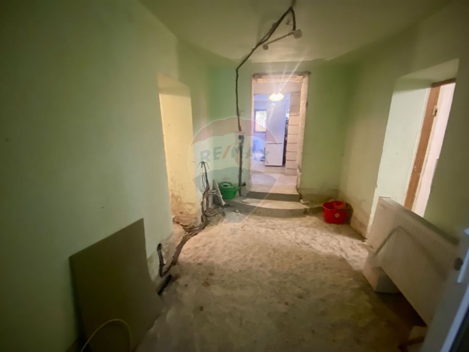 Vilă cu farmec istoric în Bușteni, pensiune sau locuință de vacanță!