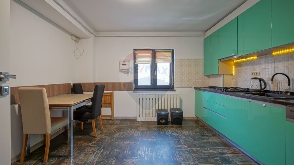 Rezervat! Apartament cu 4 camere de închiriat!
