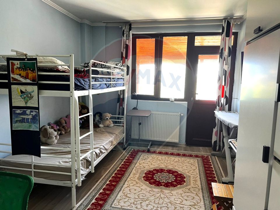 Apartament cu 6 camere de vânzare în zona Fundeni