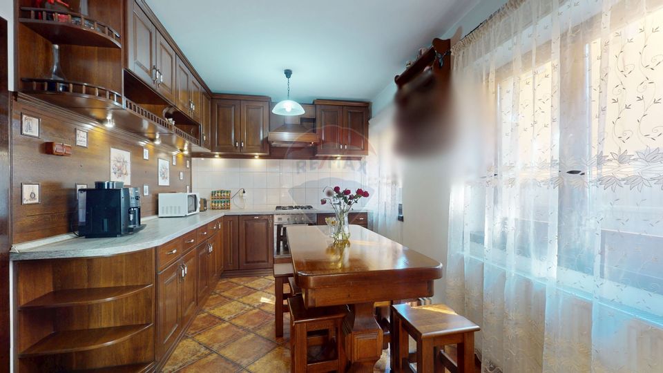 Casa de vanzareÂ  | Potential business| Tractorul – Brașov