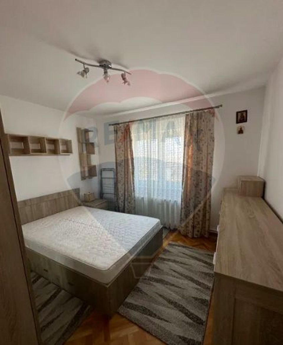 Apartament cu 3 camere de închiriat în zona Terezian