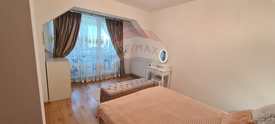 Apartament cu 3 camere de vânzare în zona Straulesti