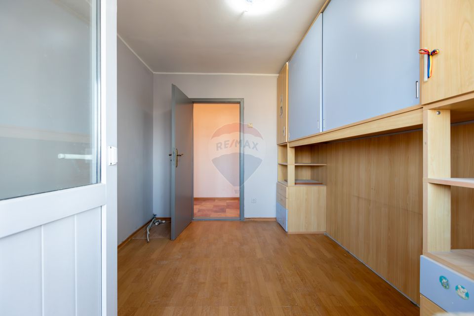 Apartament cu 3 camere de vânzare