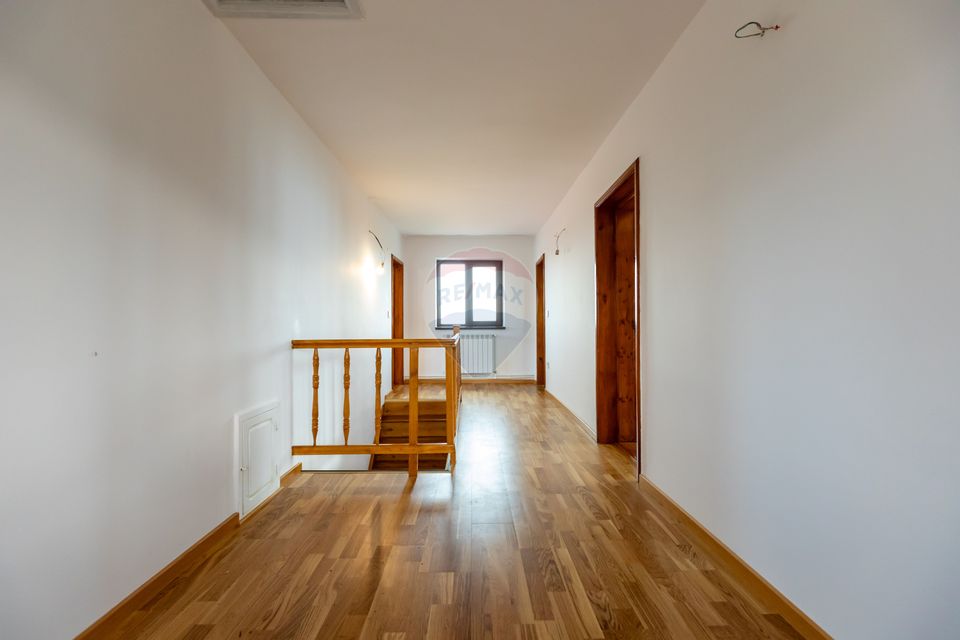 6 room House / Villa for sale